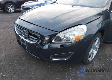 2013 Volvo S60 T5/T5 Platinum/T5 Premier/T5 Premier Plus из США, поврежденный, VIN YV1612FS0D1214282